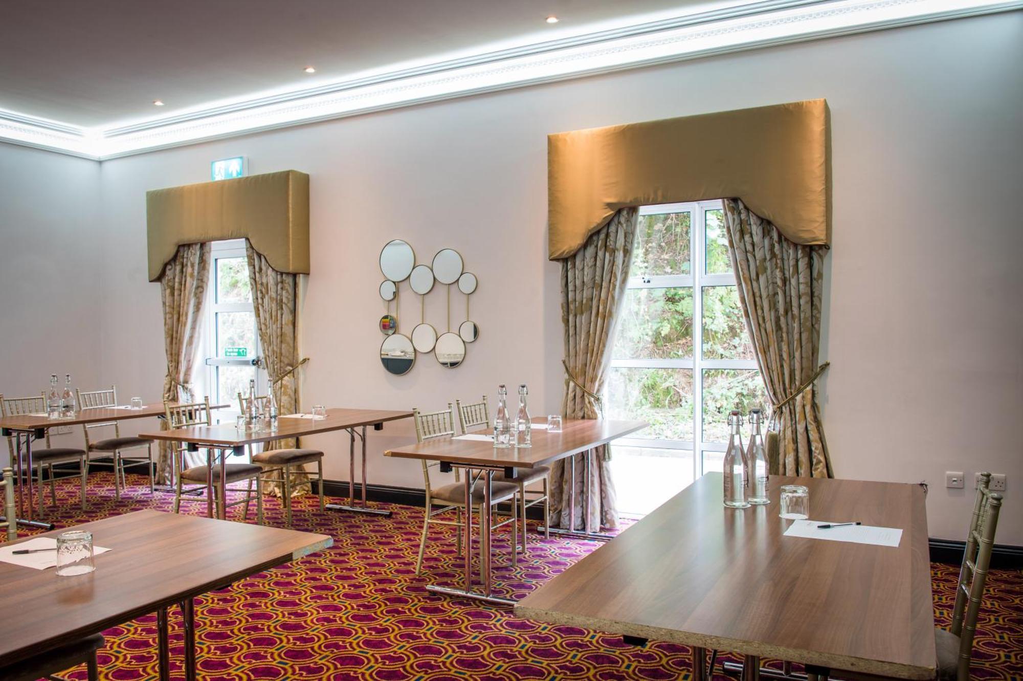 Cork'S Vienna Woods Hotel & Villas Екстериор снимка